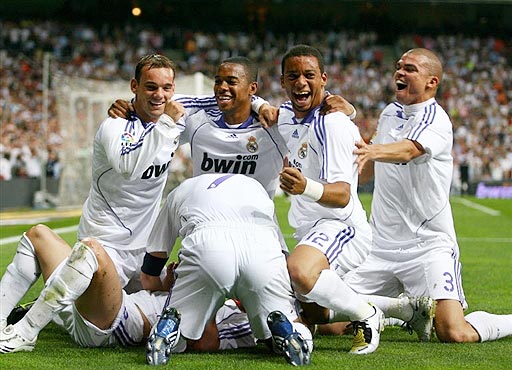 鲁尼：赖斯具备担任英格兰队长的潜质；不能光用进球衡量哲凯（鲁尼：赖斯有望出任英格兰队长；评价哲凯不应只以进球论英雄）