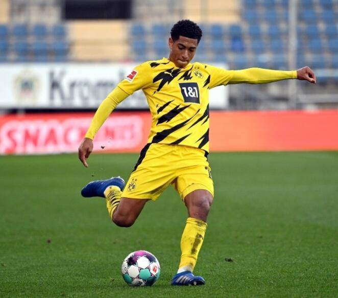 狼队vs曼联！库尼亚助攻B费破门！（狼队对阵曼联：库尼亚妙传，B费破门）