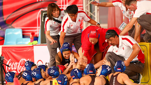 怒送37分！古巴男排输给自己 意大利挺进四强 米切莱托17分+绝杀（古巴男排怒赠37分自毁好局，意大利挺进四强，米切莱托17分完成绝杀）