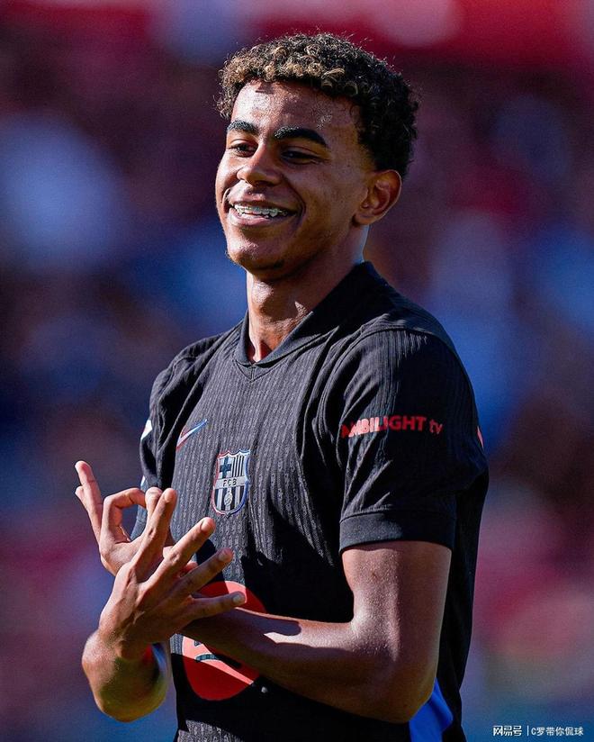 C罗：曼联的复兴必须要指望一群聪明人，就像多年前一样（C罗：曼联想重回巅峰，必须倚仗一群聪明人，如同当年）