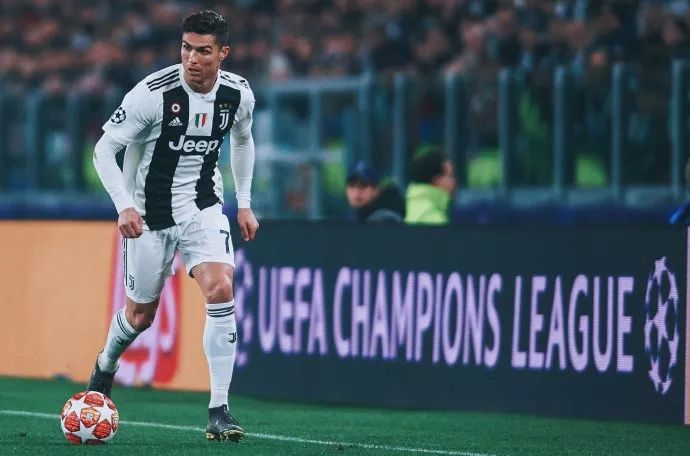 拉什福德近3场欧冠斩4球，而此前12场欧冠一球未进（拉什福德欧冠近3战轰入4球，此前12场颗粒无收）