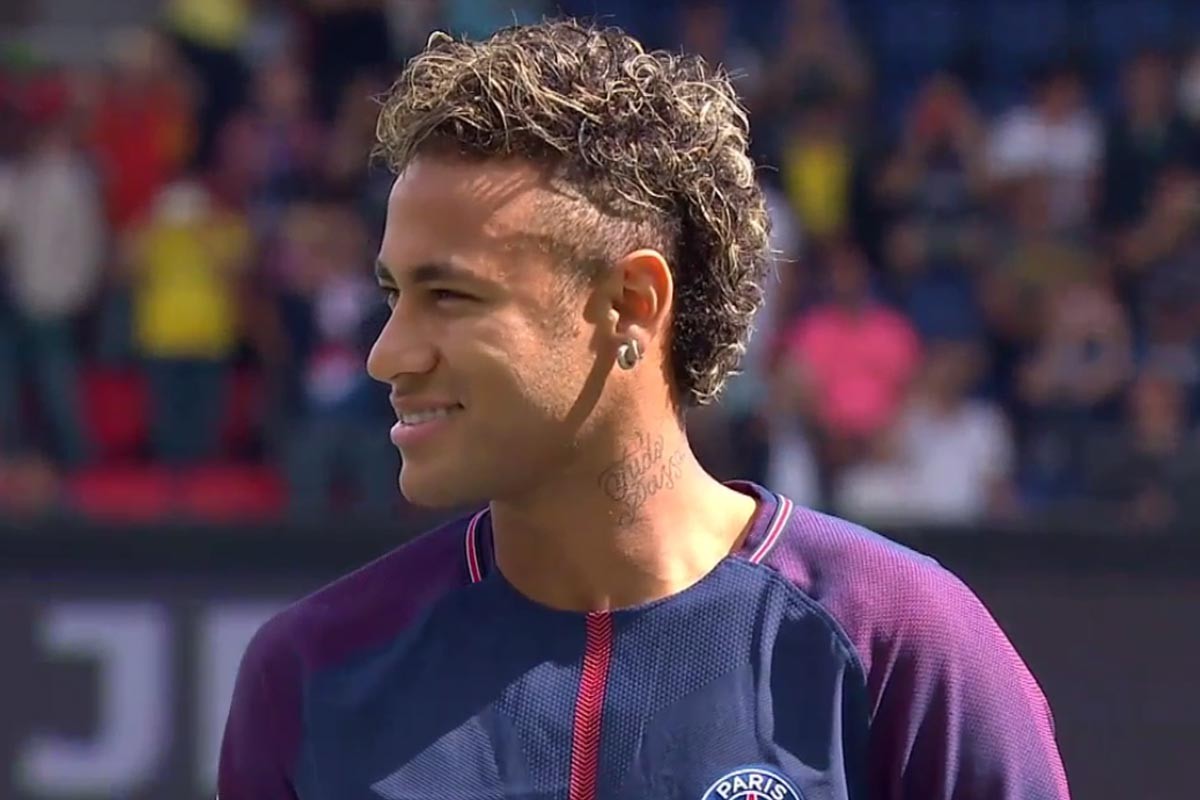 2025上海明日之星冠军杯足球赛圆满落幕，颁奖仪式进行（2025上海明日之星冠军杯足球赛圆满收官，颁奖典礼隆重举行）