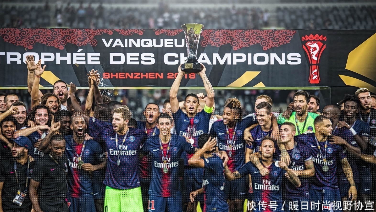 阮奇龙庆祝冲超：美好的一个赛季，一起期待2026新的挑战（阮奇龙庆贺升超：美妙赛季收官，携手期待2026年新挑战）